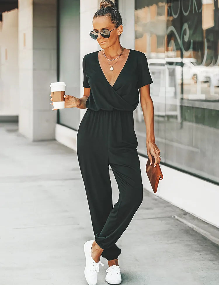 Stijlvolle Zwarte Jumpsuit met Korte Mouwen en Elastische Taille