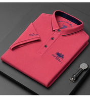 Trendy heren polo, gemaakt met oog voor design en comfort. Een must-have voor mannen die graag modieus voor de dag willen komen. Gemaakt van hoogwaardige materialen voor duurzaamheid en voorzien van een prachtige pasvorm voor een altijd perfecte uitstraling.