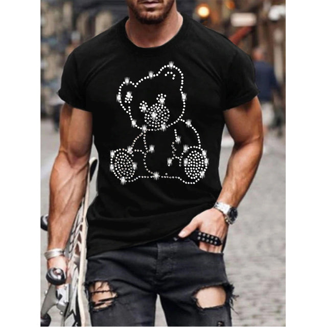 Oversized heren T-shirt met een trendy O-hals en strass steentjes voor een modieuze uitstraling. Een must-have voor mannen die op zoek zijn naar stijl en comfort.