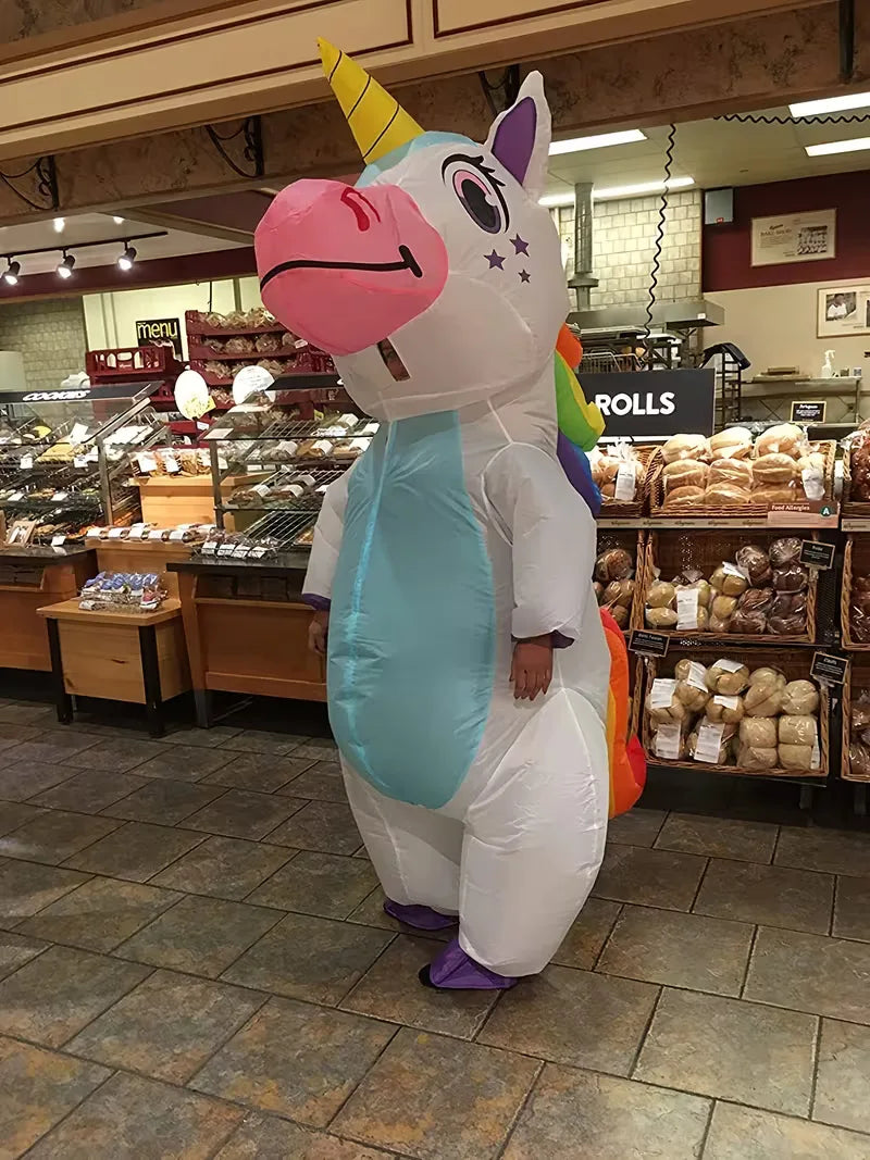 Opblaasbaar kostuum in vrolijke eenhoornstijl