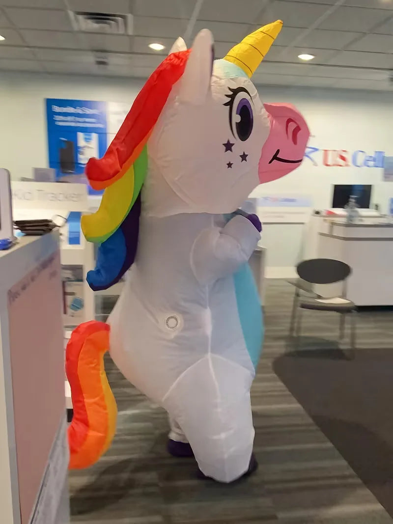 Opblaasbaar kostuum in vrolijke eenhoornstijl