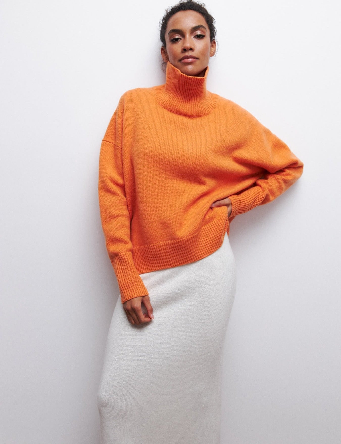 Oversized trui met hoge col en ribgebreide afwerking