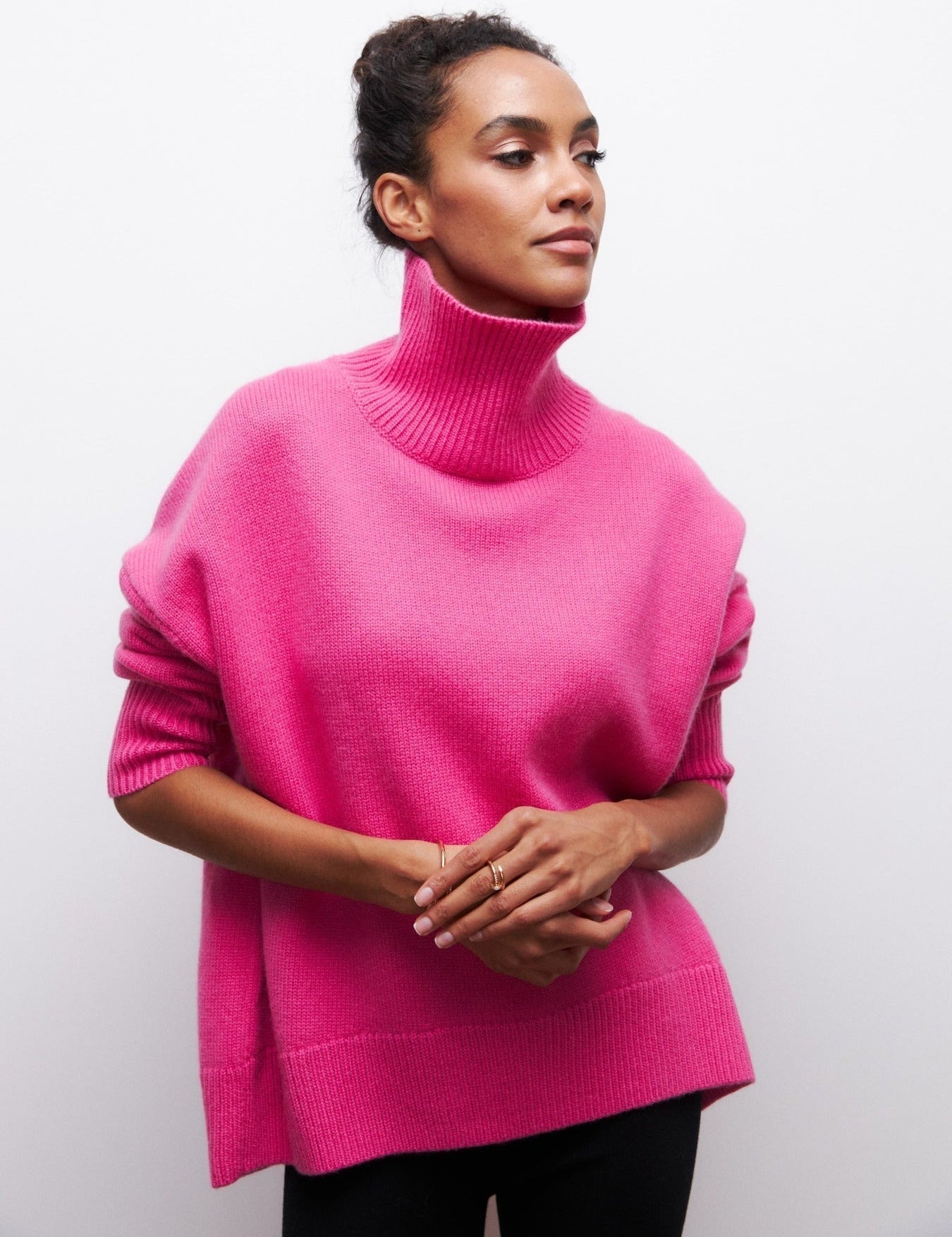 Oversized trui met hoge col en ribgebreide afwerking