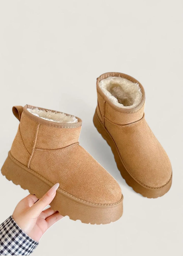 Winter boots met cushioned interior
