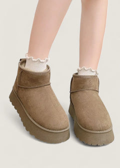 Winter boots met cushioned interior