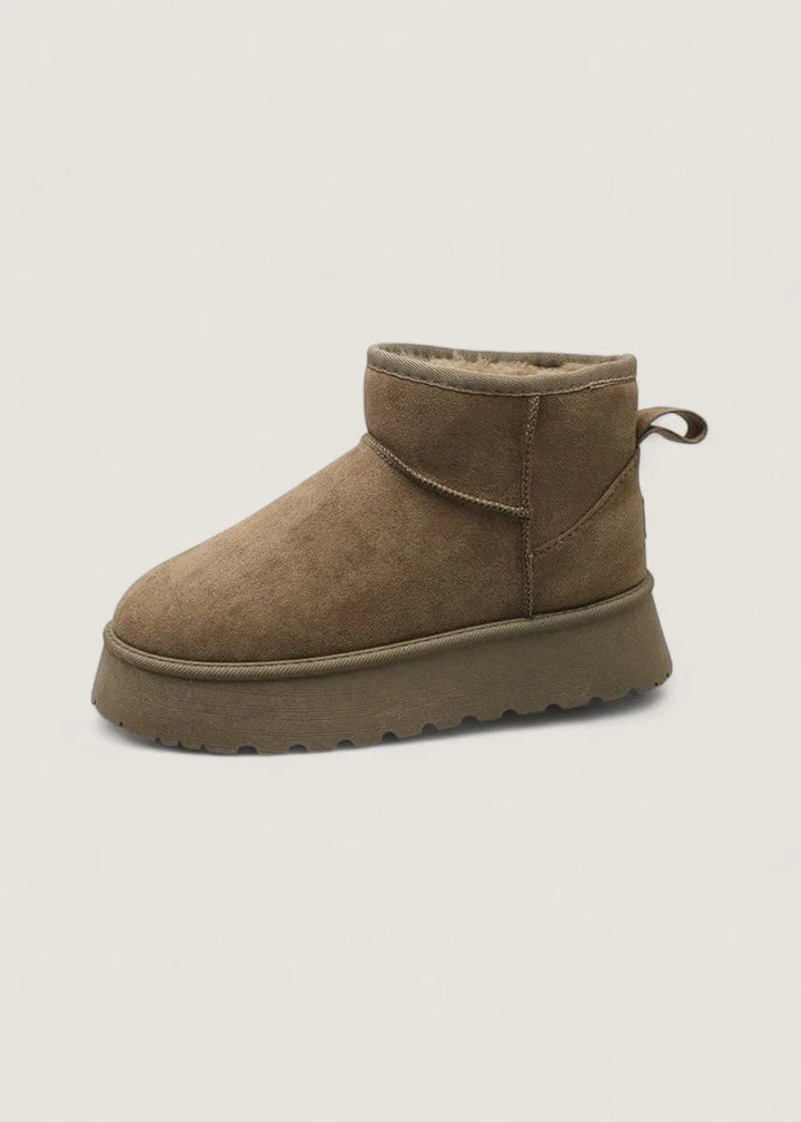 Winter boots met cushioned interior