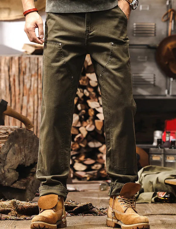 Rechtafstaande broek met meerdere zakken