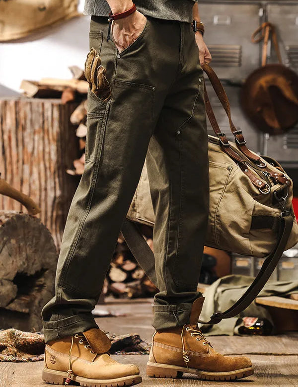 Rechtafstaande broek met meerdere zakken