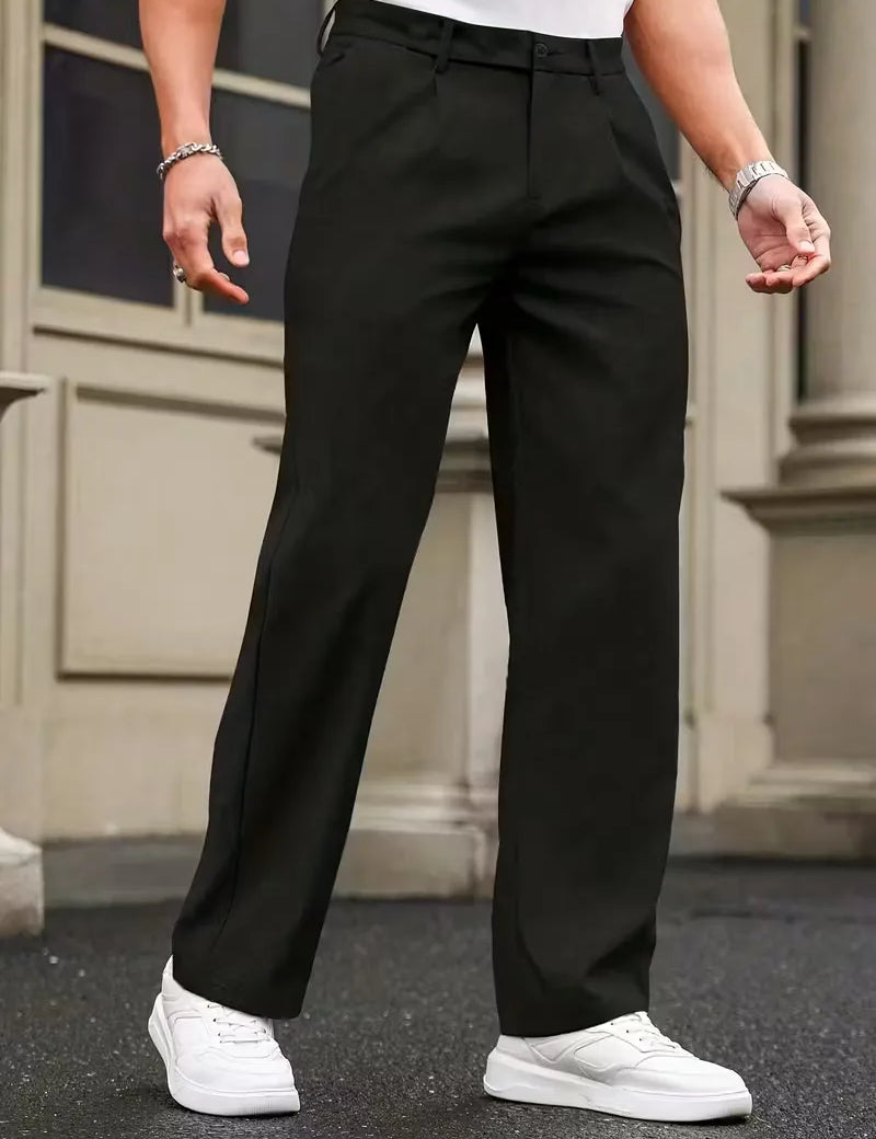 Rechte broek met geplooide details en zijzakken