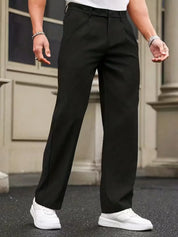 Rechte broek met geplooide details en zijzakken