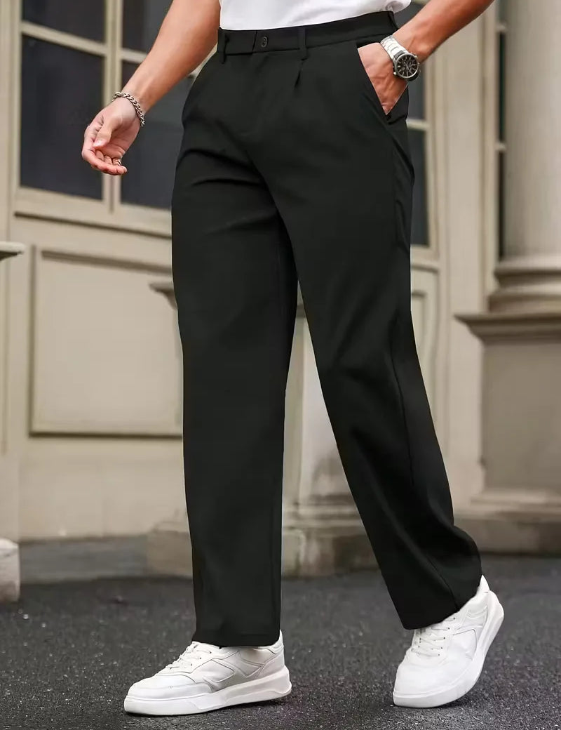 Rechte broek met geplooide details en zijzakken