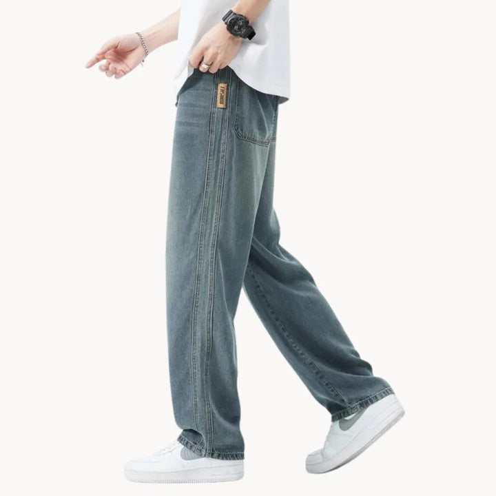 Relaxed fit jeans met lichte wassing