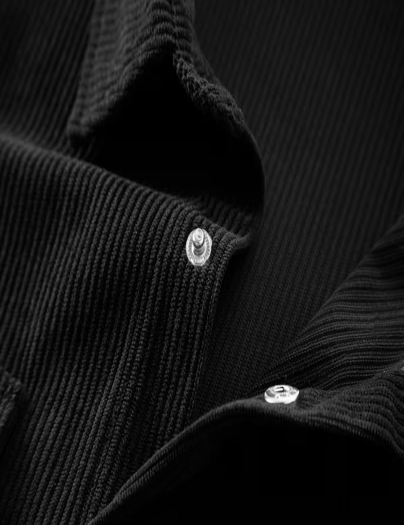 Ribfluweel jas met dubbele rij knopen