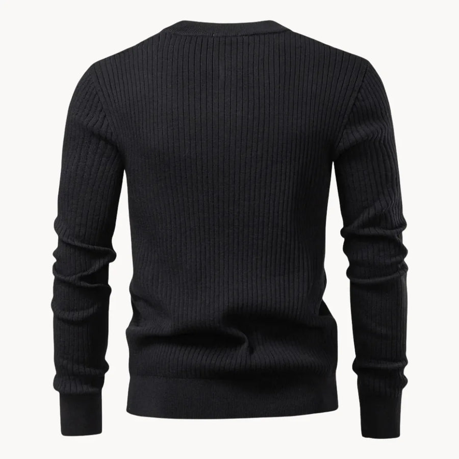 Ribgebreide trui met ronde hals en knoopsluiting