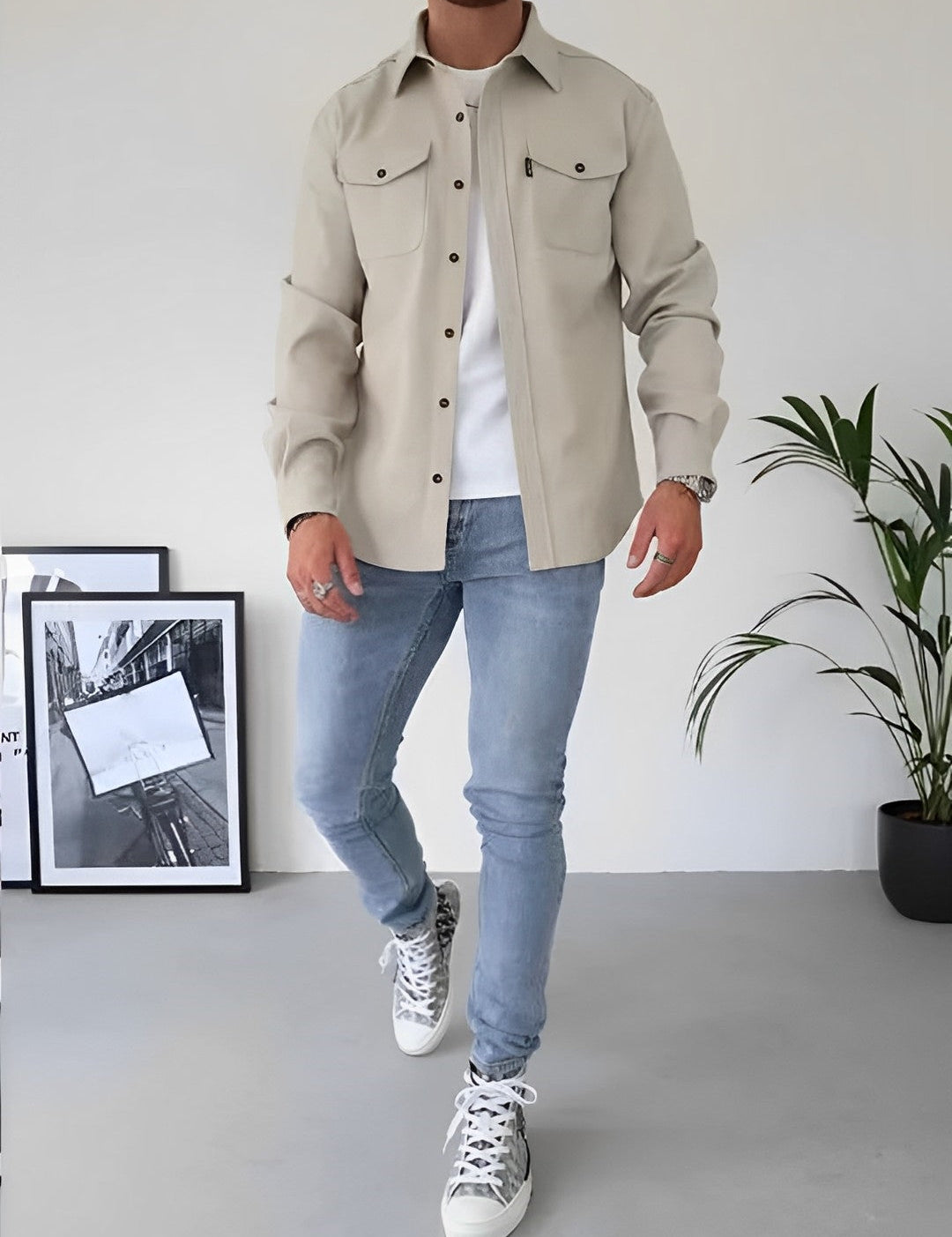 Heren Casual overhemd, perfect voor een moeiteloze en comfortabele look. Gemaakt van zacht katoen voor ultiem comfort, met een nonchalante pasvorm en neutraal ontwerp voor veelzijdige styling.