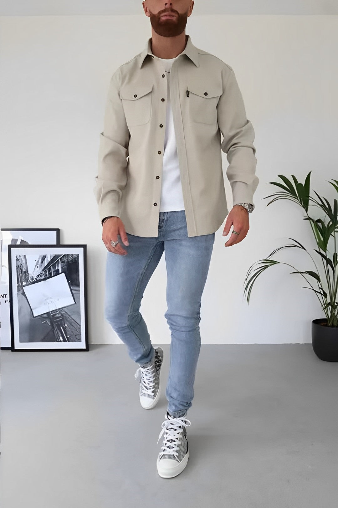 Heren Casual overhemd, perfect voor een moeiteloze en comfortabele look. Gemaakt van zacht katoen voor ultiem comfort, met een nonchalante pasvorm en neutraal ontwerp voor veelzijdige styling.