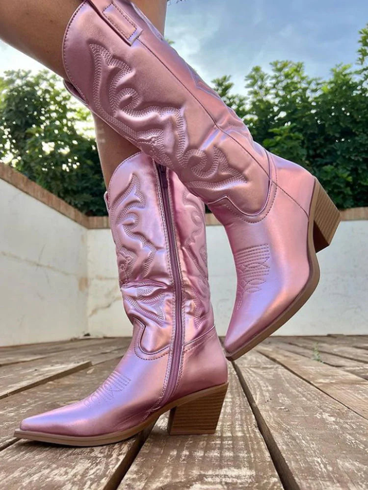 Metallic cowboy laarzen - een perfecte combinatie van elegantie en trendy fashion. Met een vleugje glamour, comfortabel design en veelzijdige styling-opties zijn deze laarzen ideaal voor dagelijks gebruik. Maattabel beschikbaar als richtlijn voor verschillende EU maten.