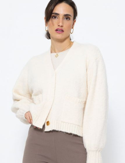 SassyClassy-cardigan-mit-druckknopfen-offwhite-S3212C6735-3-13-45-02_600x600_96e169fd-d7e9-4672-b84a-506515a99e6a.jpg
