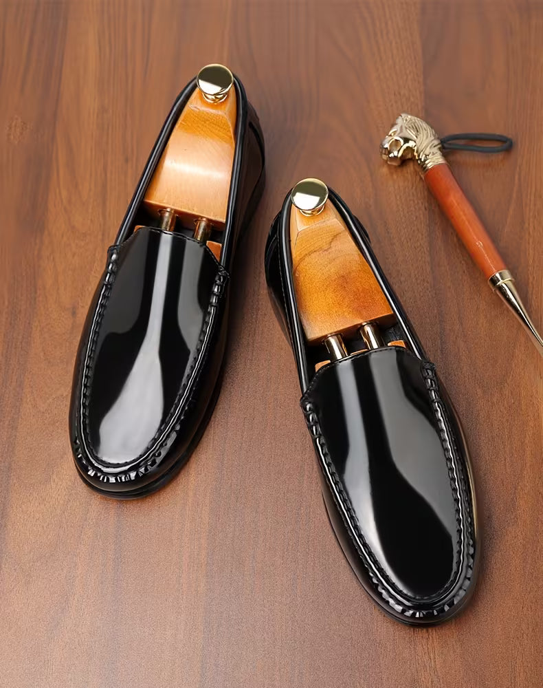 Schoenen met lichtgewicht ontwerp en puntige neus