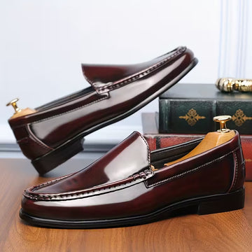Schoenen met lichtgewicht ontwerp en puntige neus