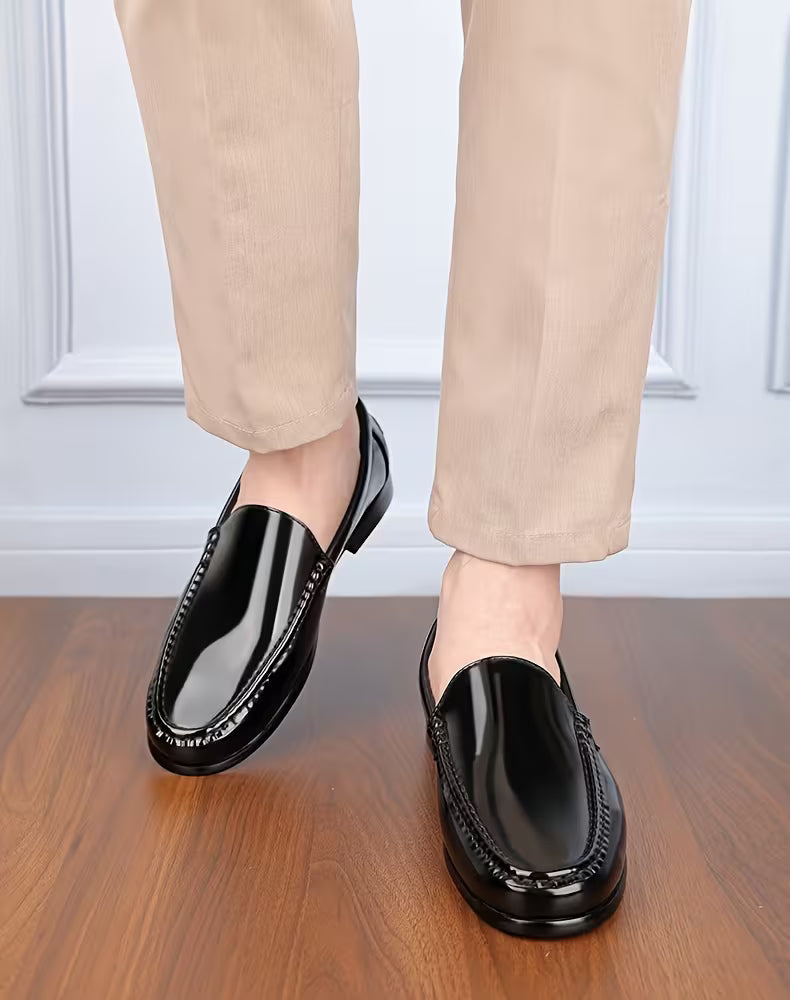 Schoenen met lichtgewicht ontwerp en puntige neus