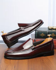 Schoenen met lichtgewicht ontwerp en puntige neus