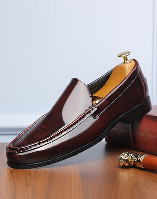 Schoenen met lichtgewicht ontwerp en puntige neus