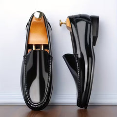 Schoenen met lichtgewicht ontwerp en puntige neus