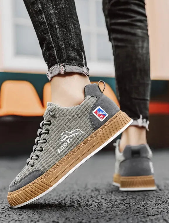 Lage sneakers met textuur