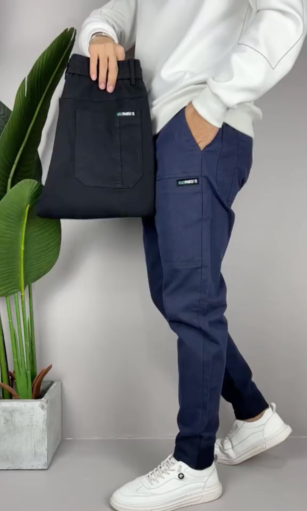 Slim fit cargo broek met elastische boorden