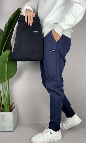 Slim fit cargo broek met elastische boorden