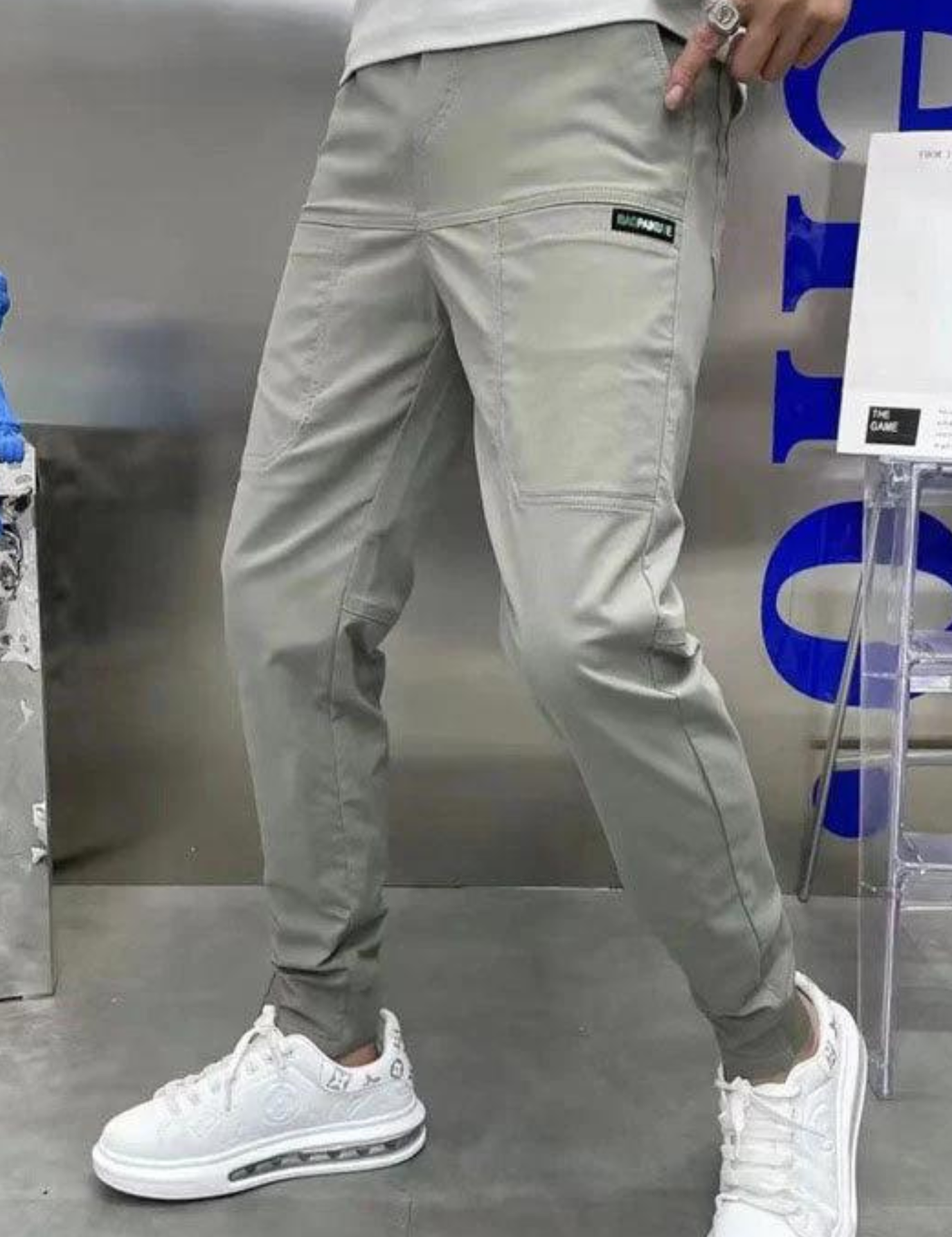 Slim fit cargo broek met elastische boorden