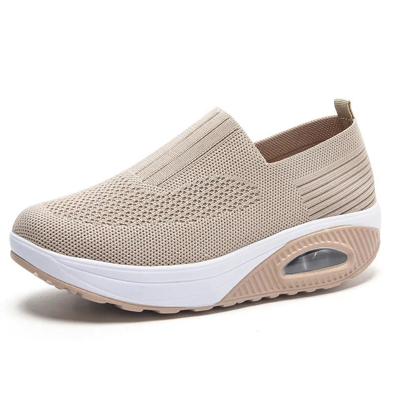 Slip-on sneakers met ademende bovenkant