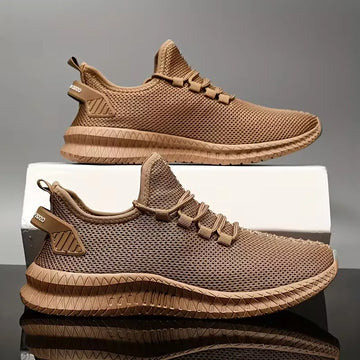 Sneakers met ademend mesh materiaal en rubberen zool