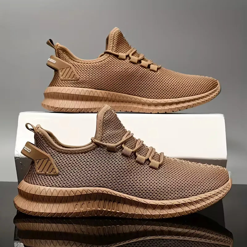 Sneakers met ademend mesh materiaal en rubberen zool