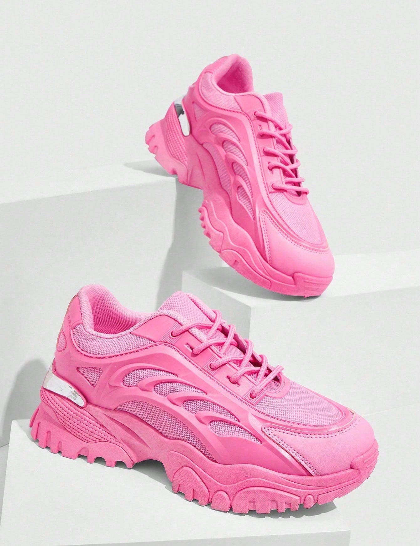 Sneakers met dikke zool en mesh-oppervlak