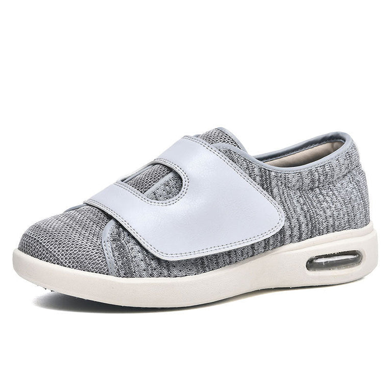 Sneakers met extra brede pasvorm en klittenbandsluiting