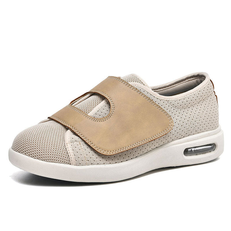 Sneakers met extra brede pasvorm en klittenbandsluiting