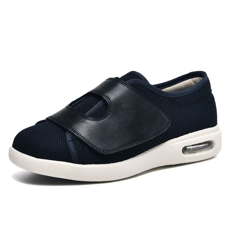 Sneakers met extra brede pasvorm en klittenbandsluiting