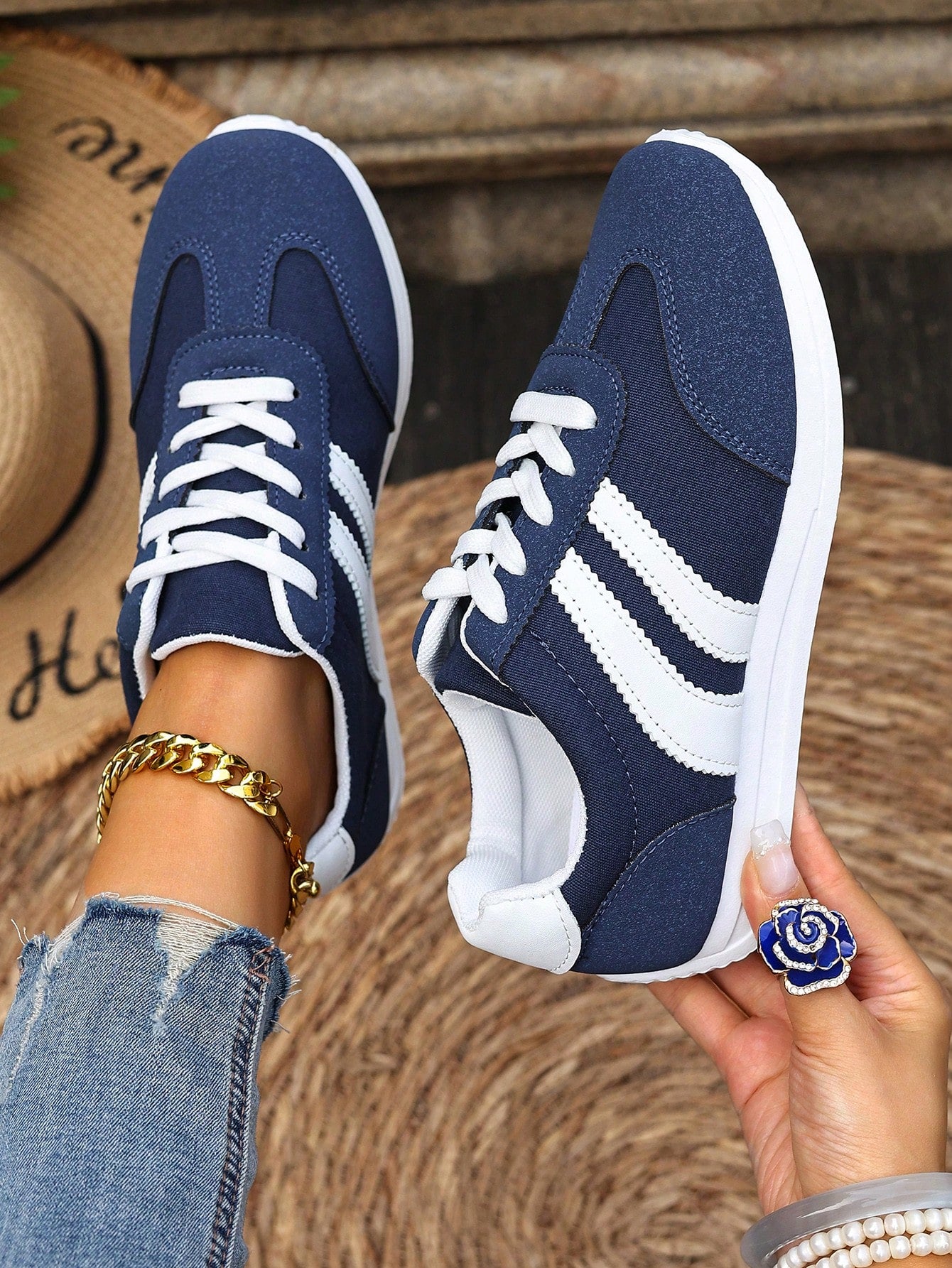 Sneakers met kleurblokontwerp en vetersluiting