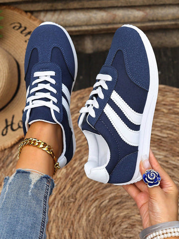 Sneakers met kleurblokontwerp en vetersluiting