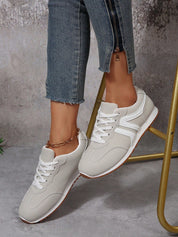 Sneakers met kleurblokontwerp en vetersluiting