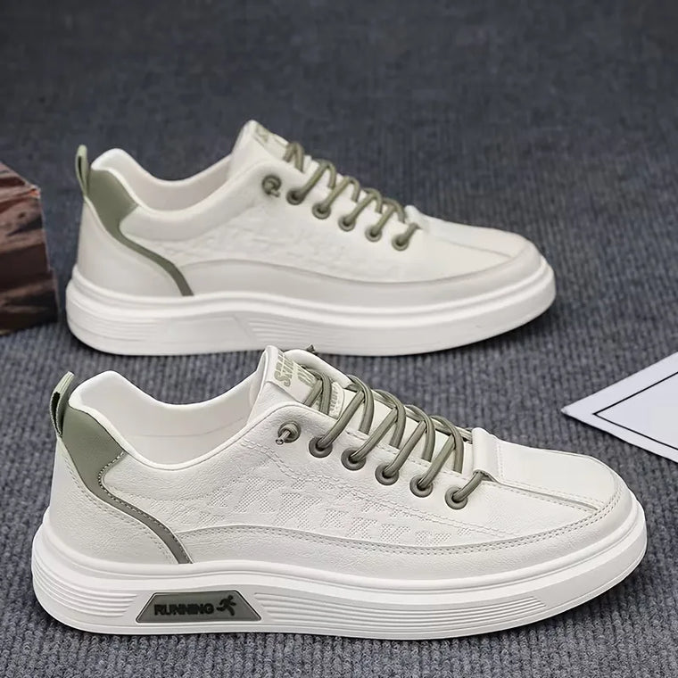 Sneakers met kunstleer en verhoogde rubberen zool