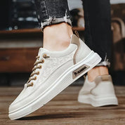 Sneakers met kunstleer en verhoogde rubberen zool