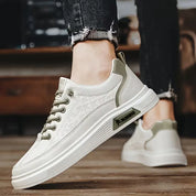 Sneakers met kunstleer en verhoogde rubberen zool