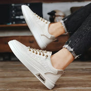 Sneakers met kunstleer en verhoogde rubberen zool