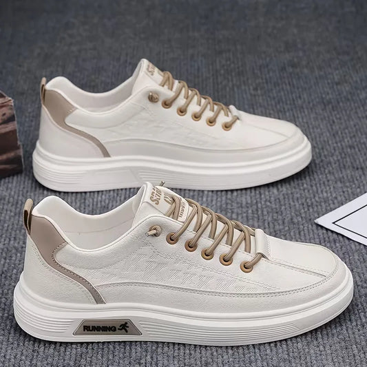Sneakers met kunstleer en verhoogde rubberen zool
