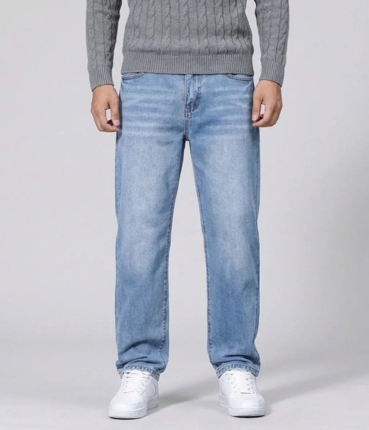 Straight Leg Jeans with Regular Fit