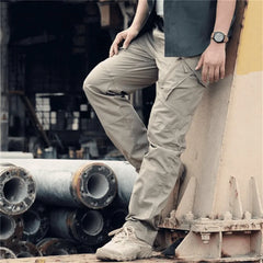 Tactical pants met cargo pockets