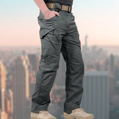Tactical pants met cargo pockets